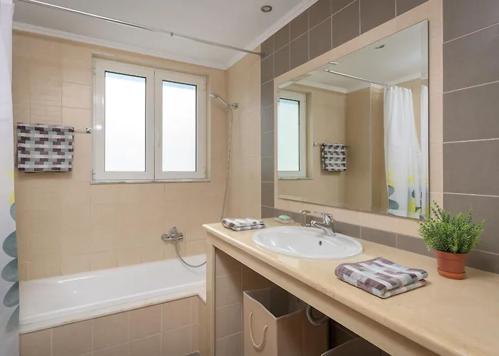La Maisonette - 4 Bedroom Near The Ialysos (Rhodes)