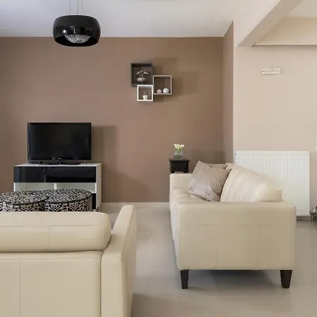La Maisonette - 4 Bedroom Near The יאליסוס