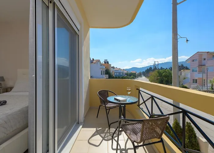 La Maisonette - 4 Bedroom Near The Villa